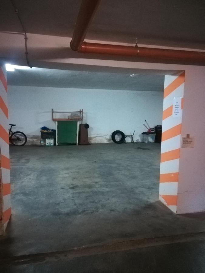 פץ' Viola Family Apartman Free Parking מראה חיצוני תמונה