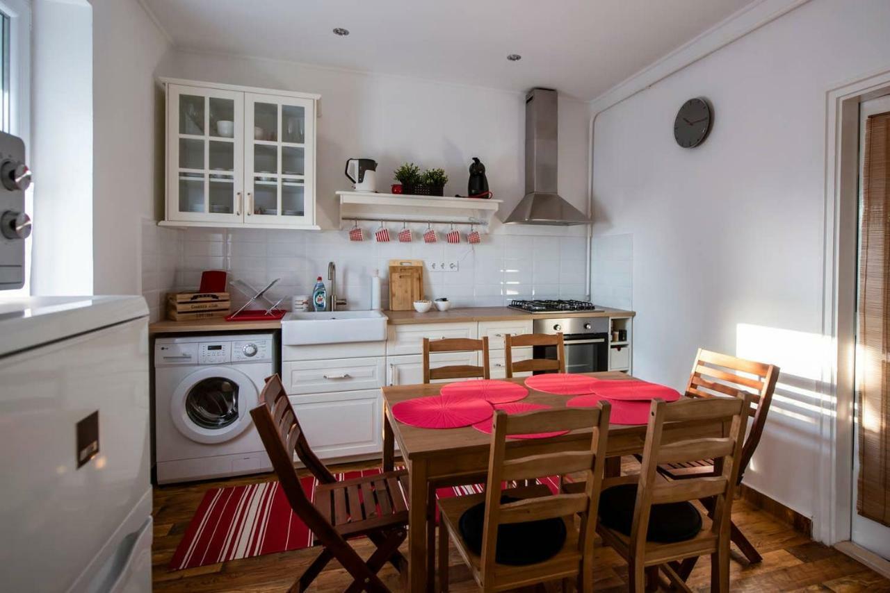 פץ' Viola Family Apartman Free Parking מראה חיצוני תמונה